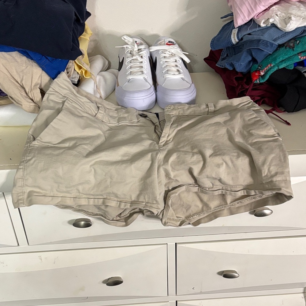 GAP Women's Tan Cargo Shorts